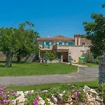 House Ulika Sisan