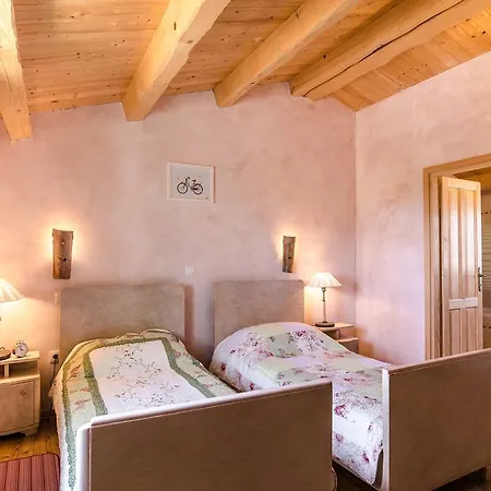 House Ulika بيت للعطل Šišan