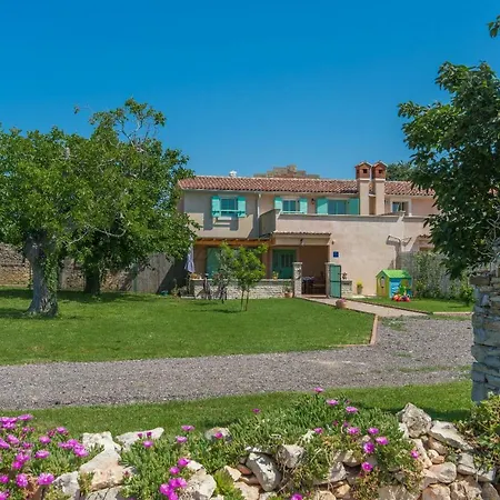 House Ulika Šišan