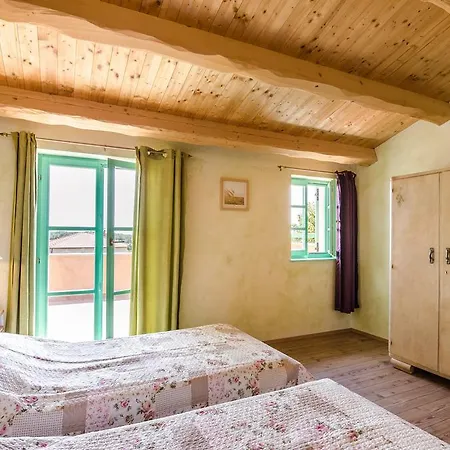 Nyaraló House Ulika *