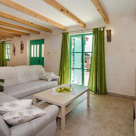 House Ulika * Šišan