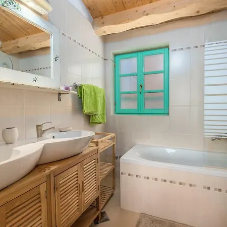 Nyaraló House Ulika *