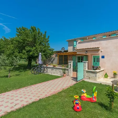 House Ulika Nyaraló *