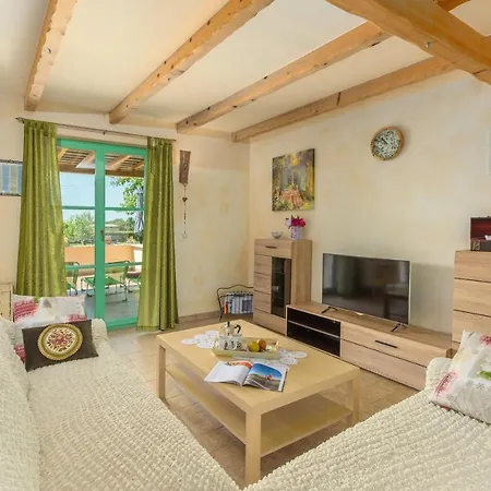 House Ulika Nyaraló